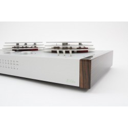 Preamplificatore  EAT E-Glo 2  Black o Makassar Preamplificatore  EAT E-Glo 2  Black o Makassar