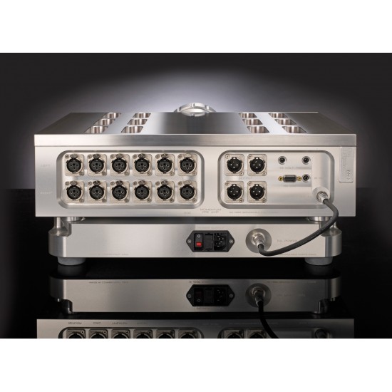 Dan D'Agostino Momentum HD Preamplifier Dan D'Agostino Momentum HD Preamplifier